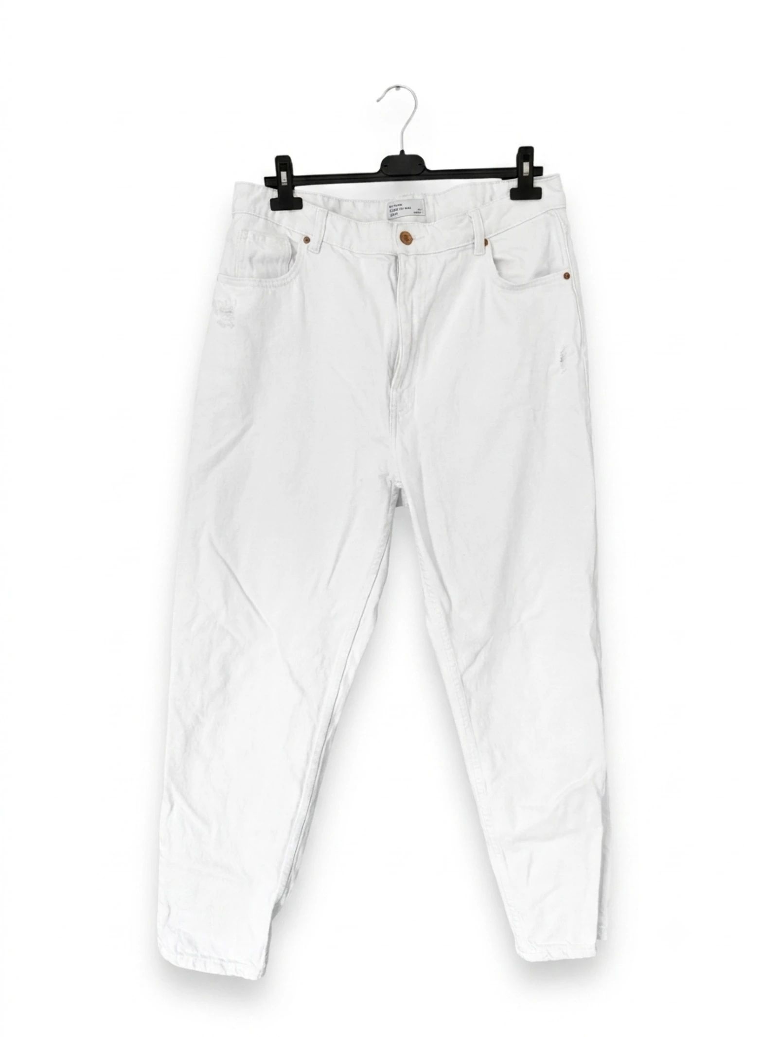 Pantalón vaquero blanco de Bershka 